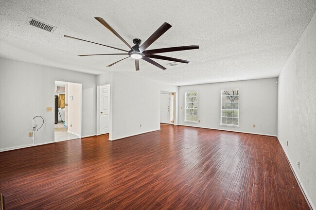 Building Photo - 3018 Granite Lake Dr