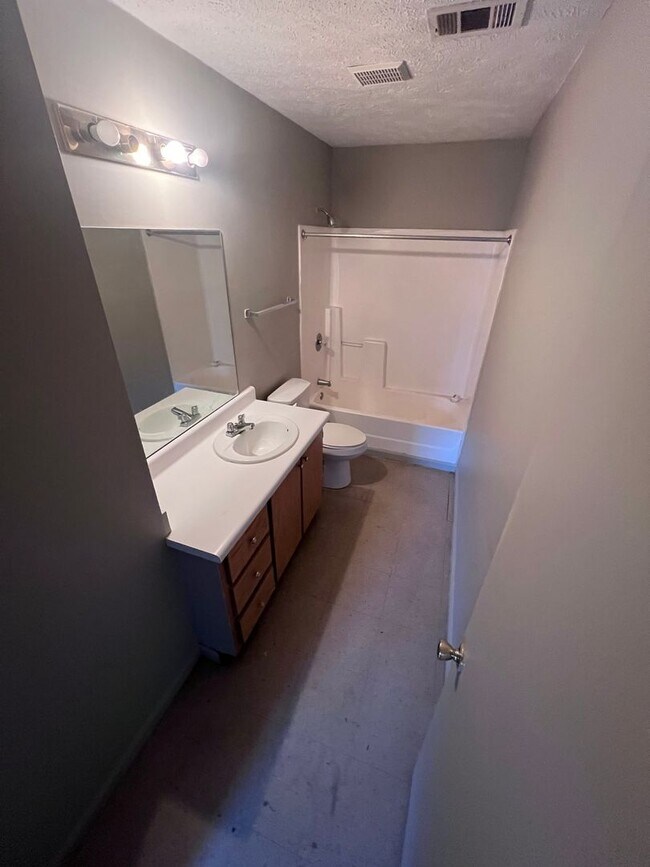 Building Photo - Monthly Paid Rent
