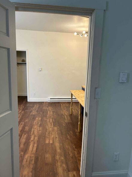 Building Photo - 70 N Main St