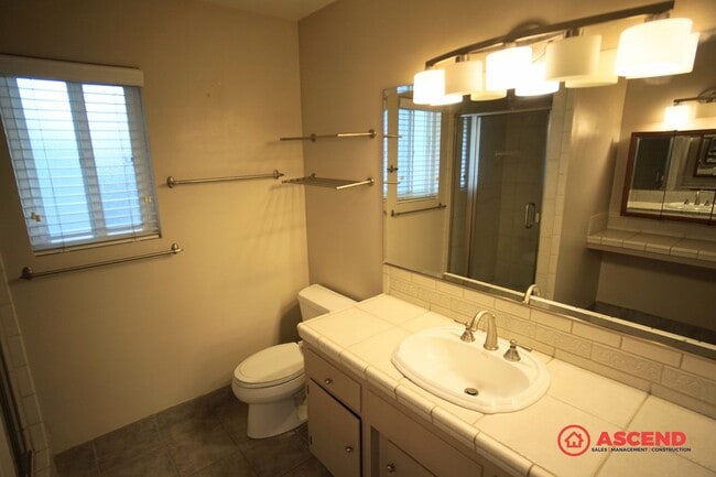 Building Photo - Gorgeous Home in Stockdale Park!