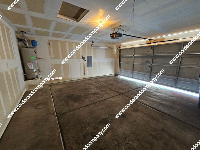 Building Photo - Beautiful 3 Bedroom, 2 Bathroom, 2 Car Garage and 1,481 Sq Ft. Home in Ventana Rancho Community.