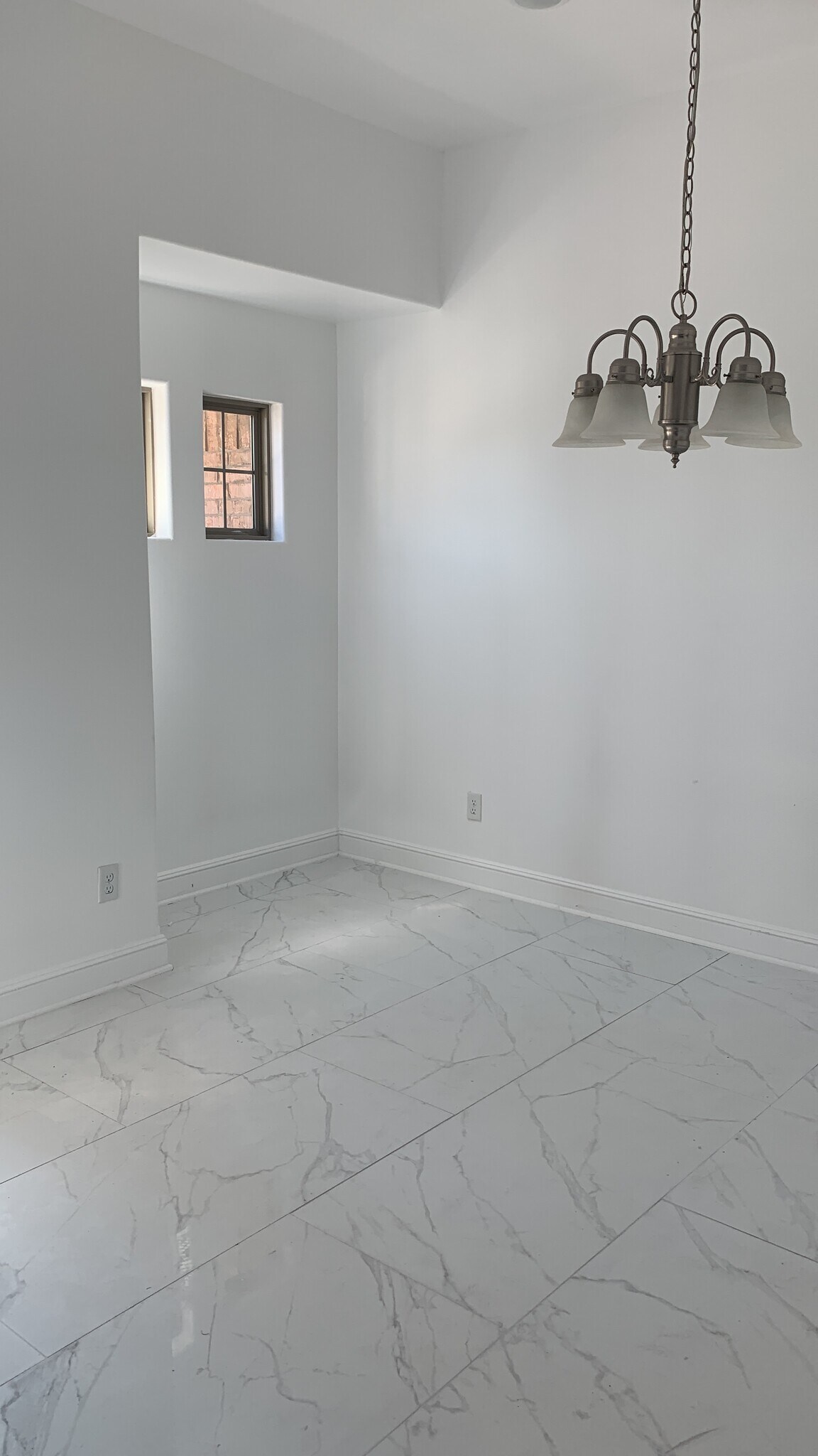 Building Photo - 720 Gala Cir