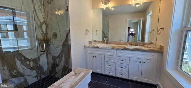 Building Photo - 426 Chapel Alley