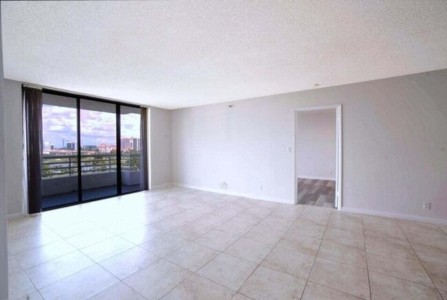 Building Photo - 3300 NE 192 St