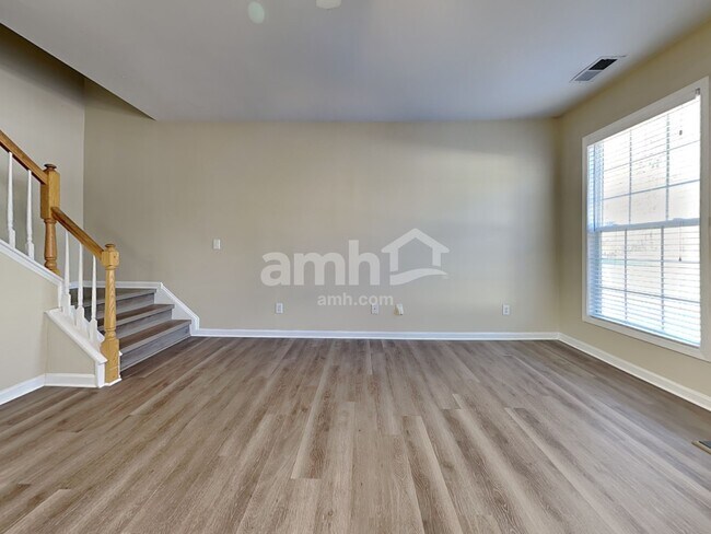 Building Photo - 6216 Roseway Ct