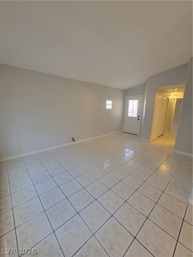 Building Photo - 1161 Pleasant Brook St