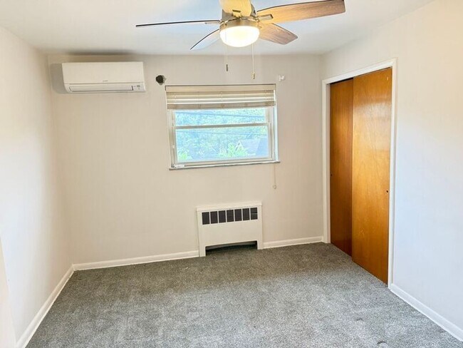 Building Photo - 7134 Delaware Ave