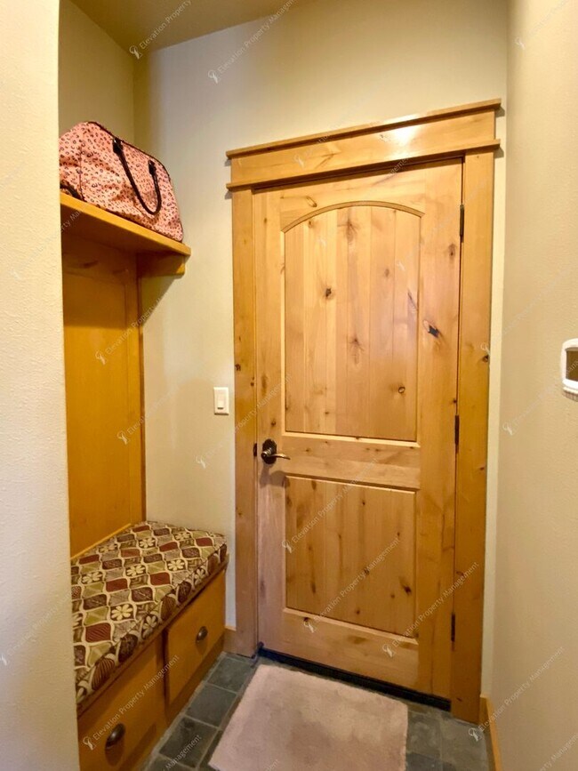 Building Photo - *Coming Soon* Charming Old Bend Rental | 3...