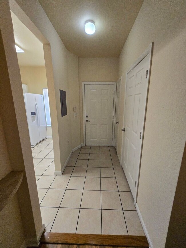 Building Photo - 2/2.5 Townhome in Magnolia Place