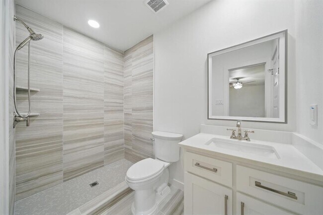 Building Photo - 9711 Derrik Dr