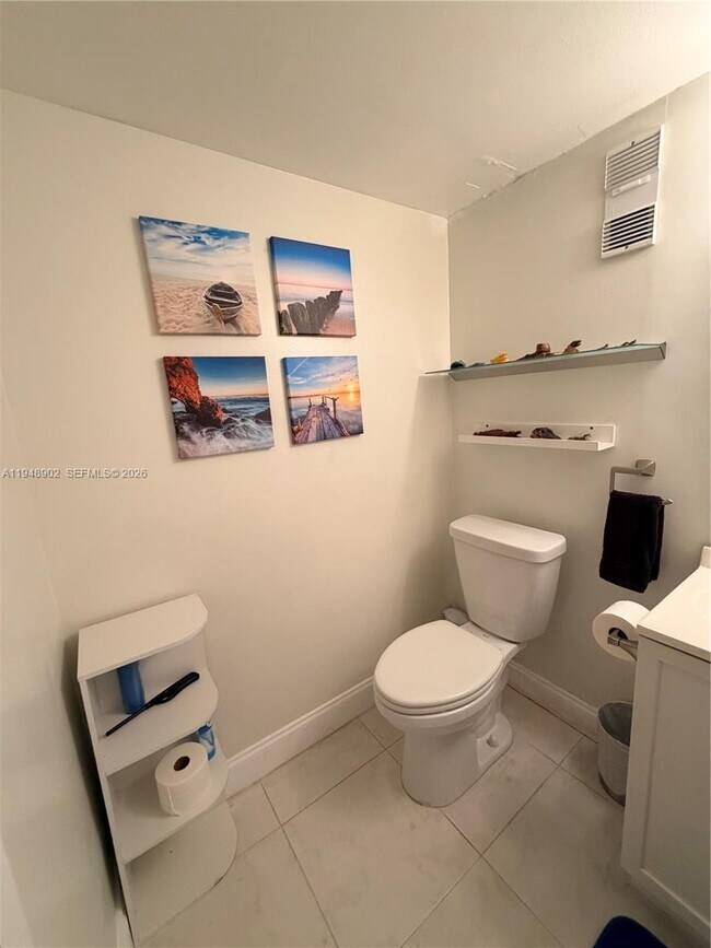 Building Photo - 501 E Dania Beach Blvd