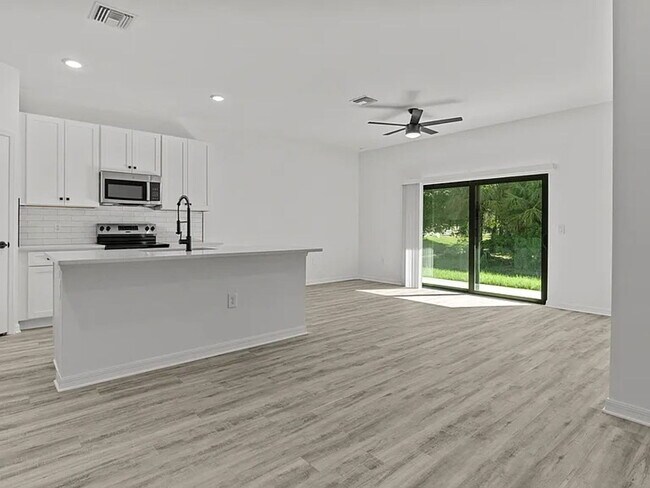 Building Photo - 12234 Newgate Ave