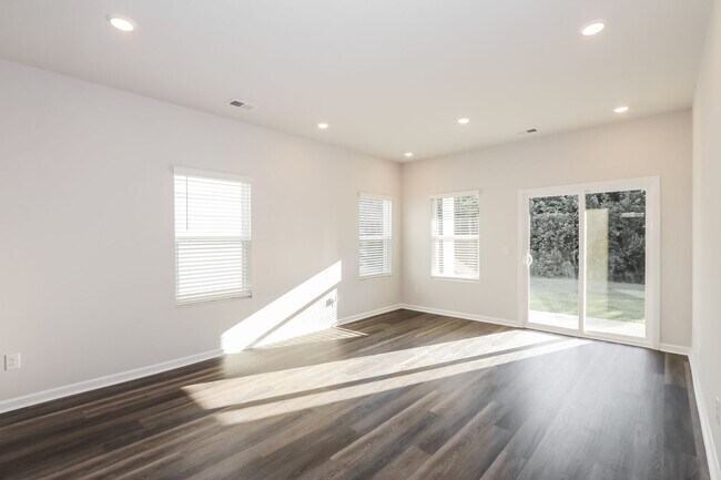 Building Photo - 313 Parkington Ln