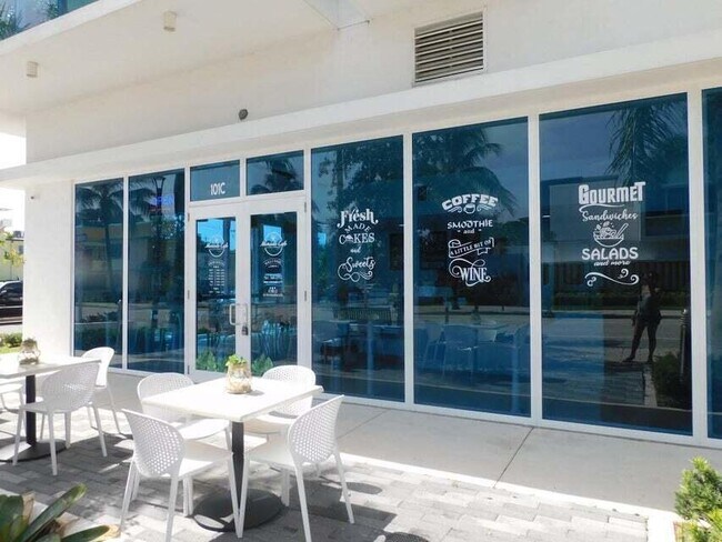 Building Photo - 15 S Palmway