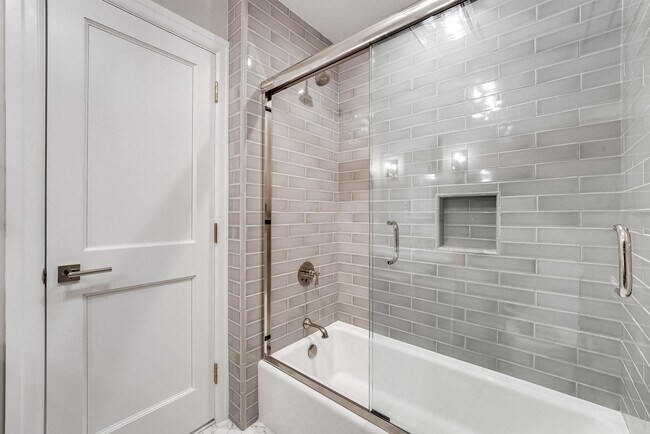 Building Photo - 202 Garden St