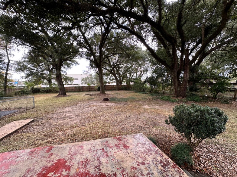 Building Photo - 538 Hillview Rd