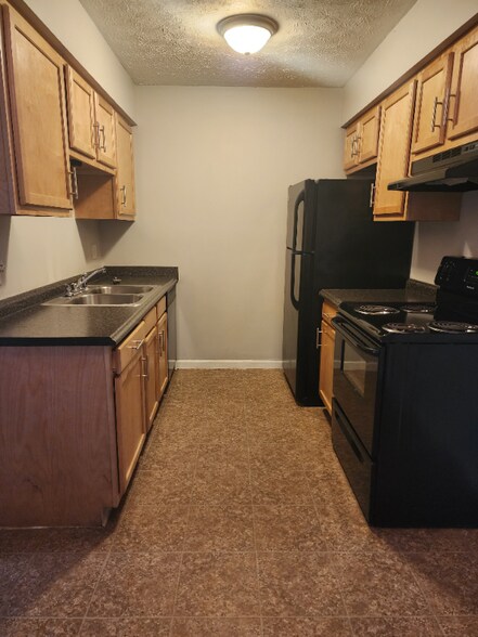 Building Photo - 7300 Sunset Strip Ave NW