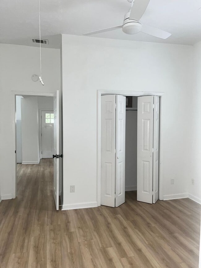 Building Photo - Two Bed, Two Bath Home on Wilmington Island