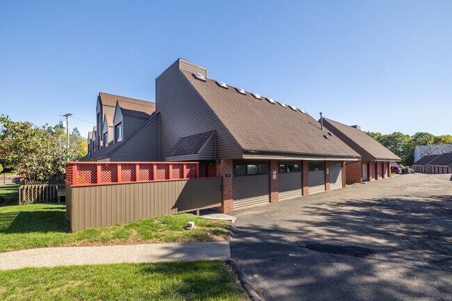 Building Photo - 206 Montoya Dr