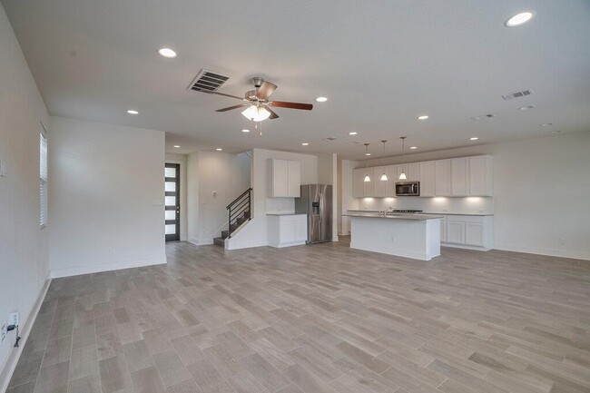 Building Photo - 9102 Moonstone Dr
