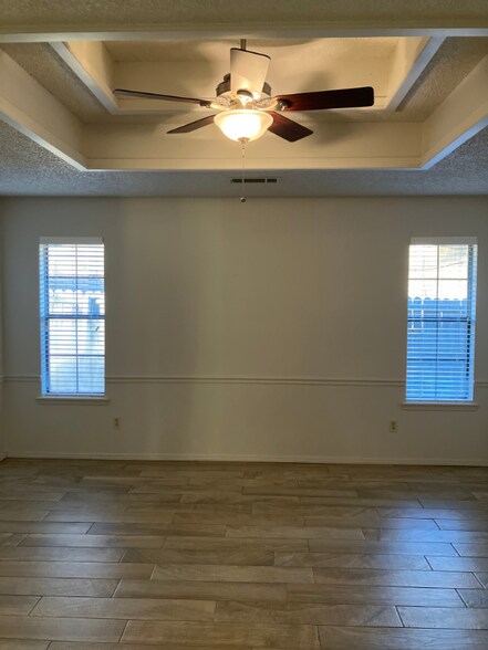 Building Photo - 5620 S 98th St