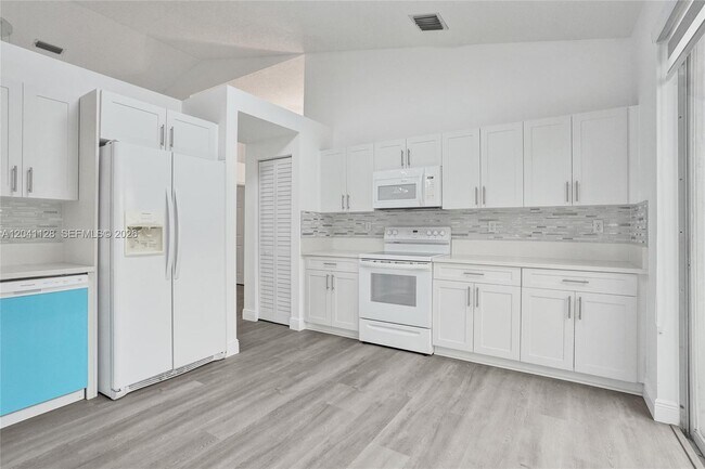 Building Photo - 6931 NW 34th St