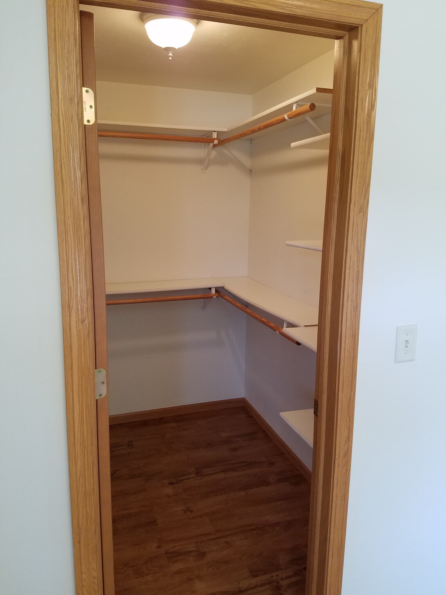 Building Photo - 3290 Windland Dr