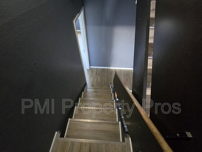 Building Photo - 8842 N 95th St