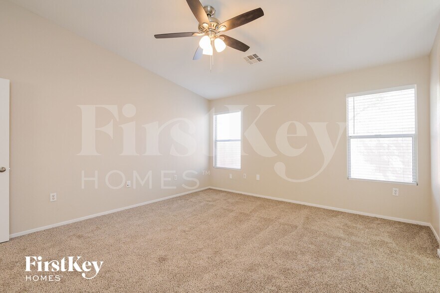 Building Photo - 216 Nautical St