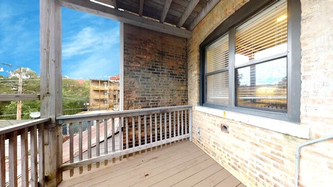 Building Photo - 438 E 45th Pl