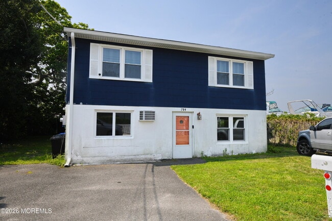 Building Photo - 704 Mt Pl