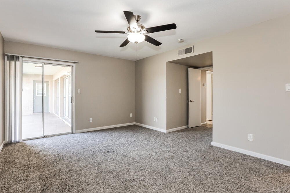 Building Photo - 2300 E Chicago St