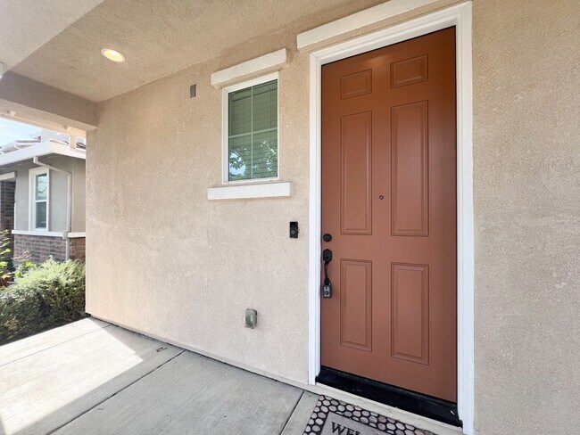 Building Photo - Spacious 4 Bd 3 Bath Home in Elk Grove