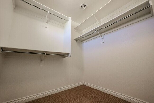 Building Photo - COMING SOON! Great Location!Stunning 6-bedroom Plus 7, 4.5-bathroom home located in Chandler