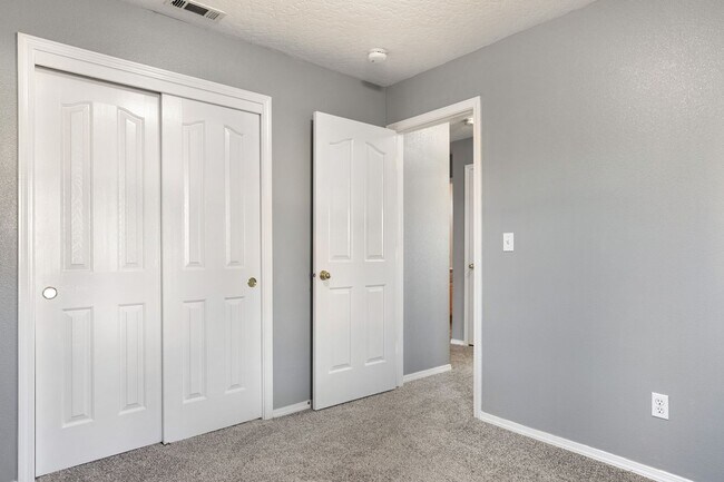 Building Photo - Freshly Updated 3-Bedroom Home for Rent in South Boise