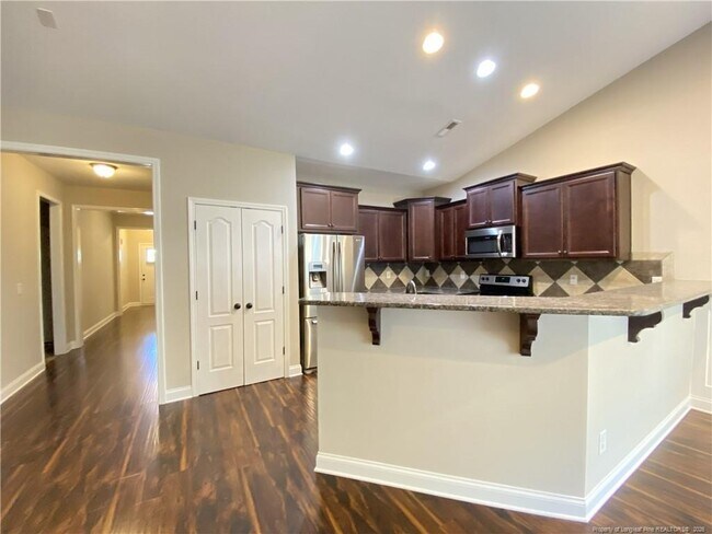 Building Photo - 181 Fairfax Dr