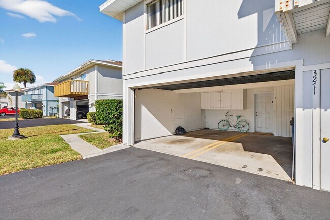 Building Photo - Cozy unfurnished, 2 Bedroom, 1 Bathroom, Condo