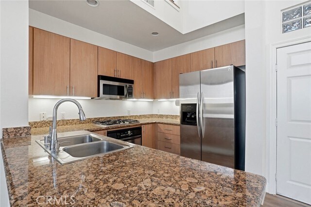 Building Photo - 525 11th Ave