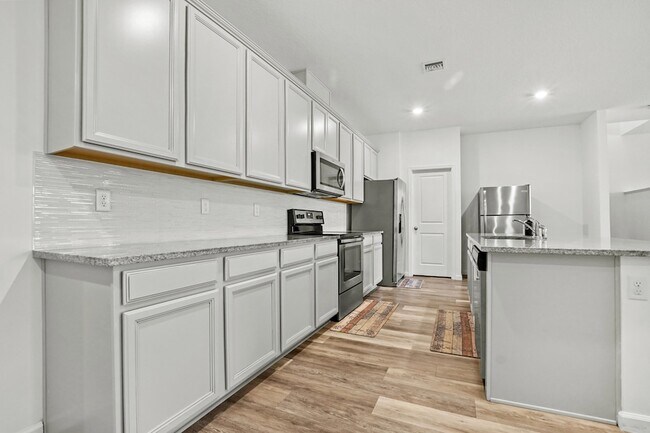 Building Photo - 1826 Lake Cove Dr