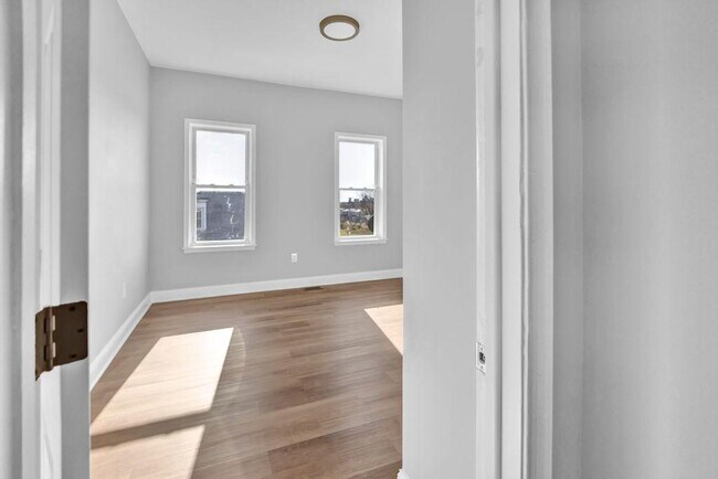 Building Photo - 1802 E 29th St