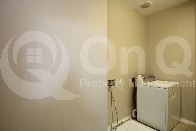 Building Photo - 12204 W Ocotillo Ln