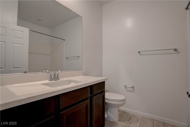 Building Photo - 5730 Sky Pointe Dr