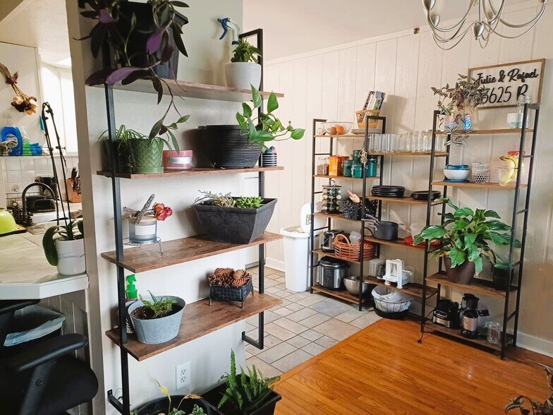 Building Photo - 13625 E Yale Ave