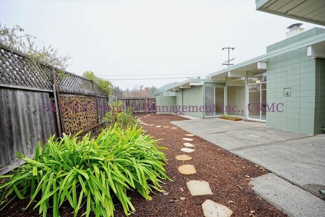 Building Photo - 870 Penny Royal Ln