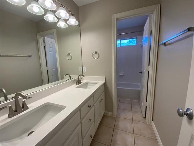 Building Photo - 1870 Dowelling Dr