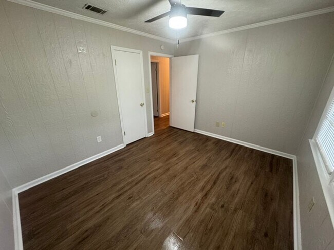 Building Photo - 204 Bonaventure Dr