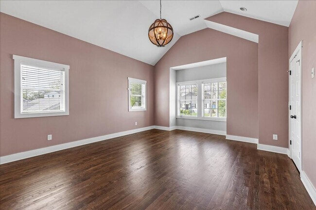 Building Photo - Columbia Avenue Condo