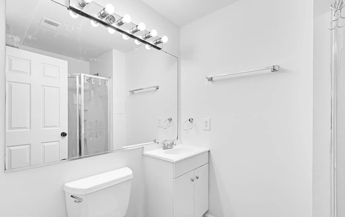 Building Photo - 9242 Jessica Dr