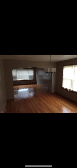 Building Photo - 153 E 119th St