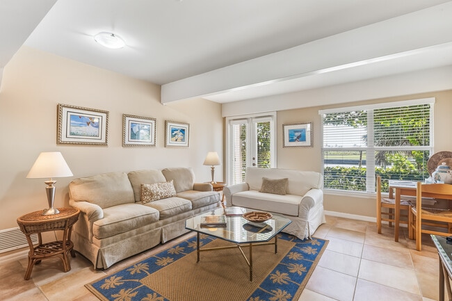 Building Photo - 1600 Treasure Ln